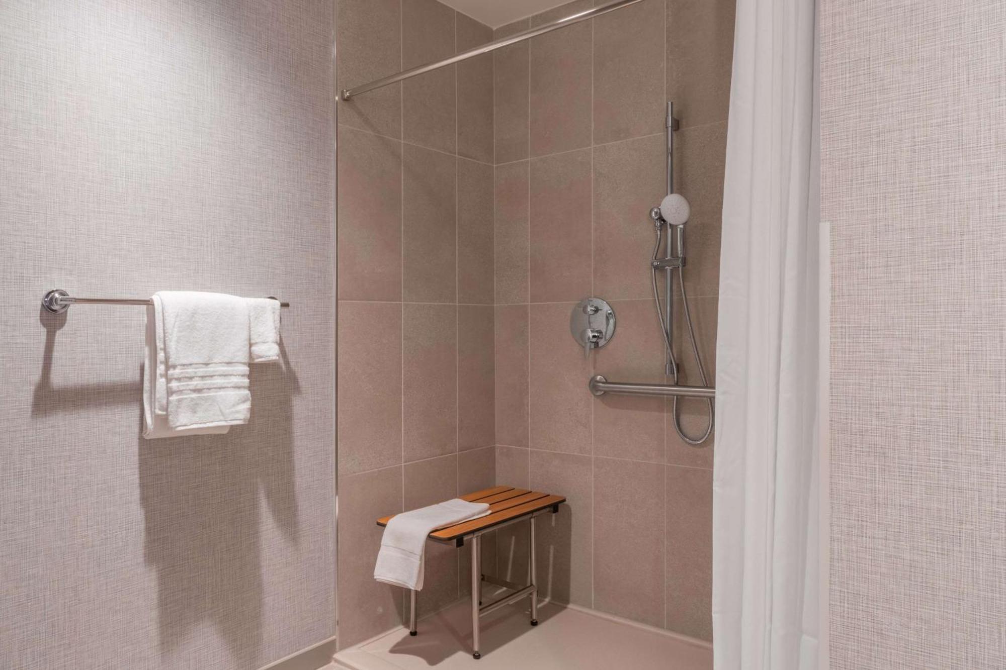 Drury Plaza Hotel College Station Eksteriør billede